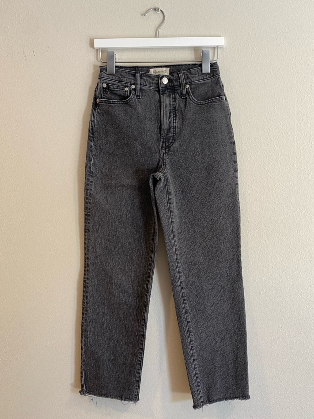 Madewell The Perfect Vintage Straight Jean in Lunar Washed Black Size 25 Raw Hem